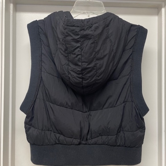FP Movement Black Nature Seeker Puffer Hooded Vest Free People - Picture 11 of 13